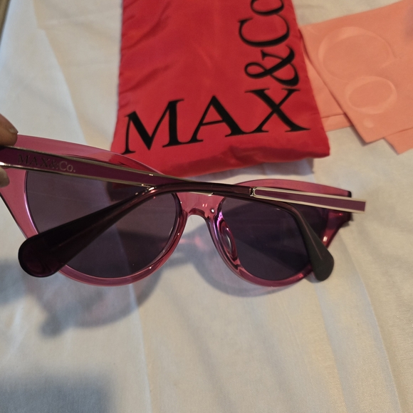 MAX&CO MO0101 66Y CAT EYE SHINY DARK RED/SHINY VIOLET SUNGLASSES. SIZE-54:16:140 - Picture 2 of 14